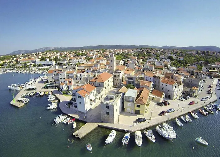 House Seaside Magnolias Vakantiehuis Pirovac