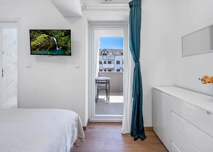 House Seaside Magnolias Vakantiehuis Pirovac