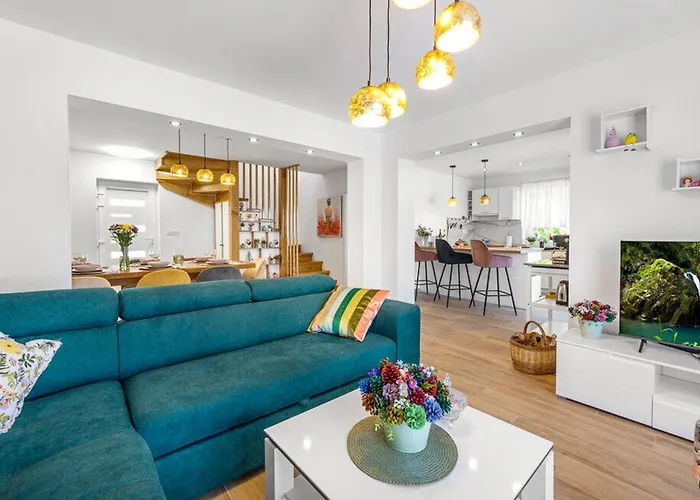 House Seaside Magnolias Vakantiehuis Pirovac