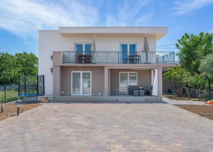 House Seaside Magnolias * Pirovac